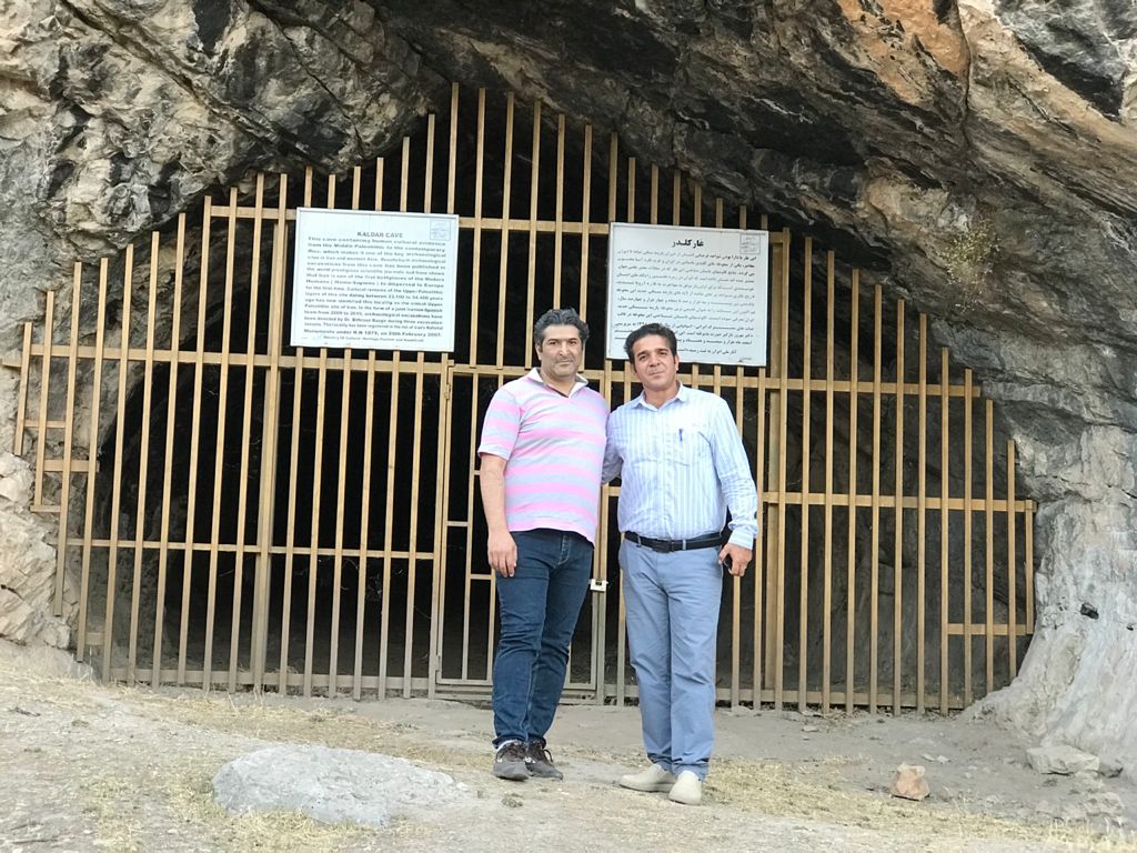 دکتر بهروز بازگیر باستانشناس برجسته و مطرح بین المللی و کیارش کاظمی نگارنده متن